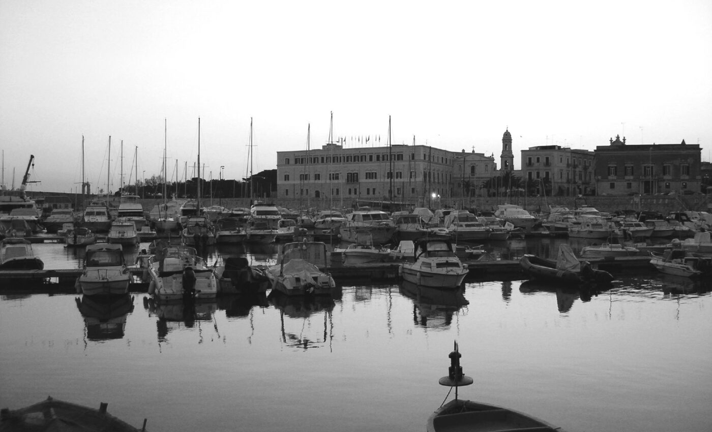 Il fascino del porto di Trani