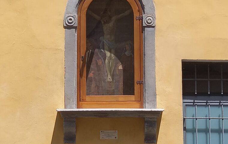 Firenze riscopre un tesoro del Cinquecento: inaugurato il restauro del tabernacolo di via dell'Agnolo