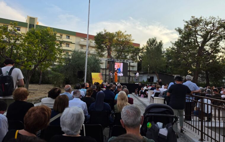 Trani illuminata dal TIM Summer Hits 2026: la prima notte di registrazione a Piazza Quercia scalda il cuore della Puglia