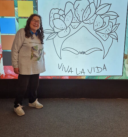 Frida Kahlo – Emotion Exhibition: il racconto immersivo di Carmelina Rotundo Auro e gli scatti di SADRA